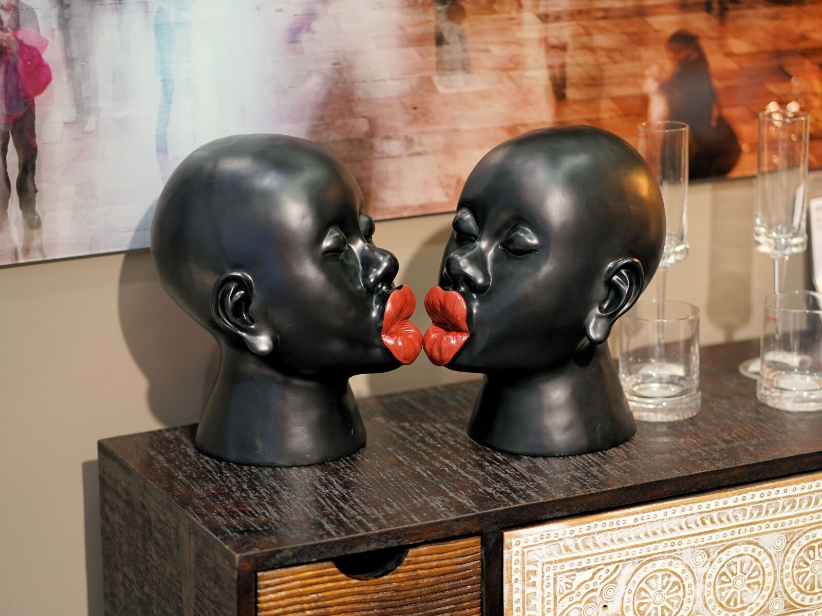 Sony a7 II + Sony FE 85mm F1.8 sample photo. Figure, kiss, mouth photography
