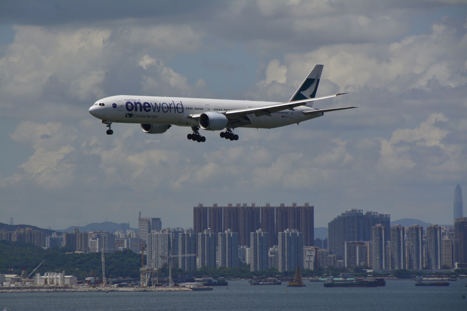 Nikon D5200 sample photo. Hongkong, airport, plane photography