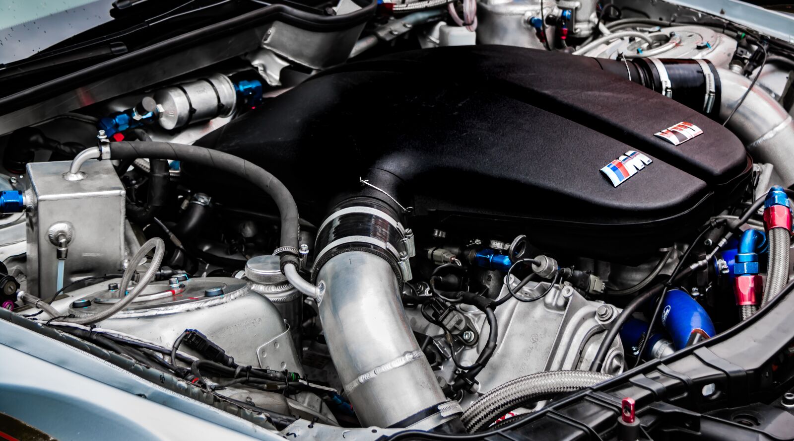 Canon EOS 70D sample photo. Bmw, engine, bmw engine photography