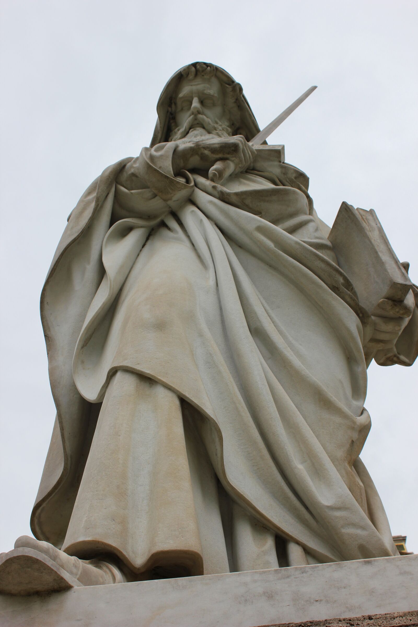 Canon EOS 550D (EOS Rebel T2i / EOS Kiss X4) sample photo. St paul, statue, marble photography