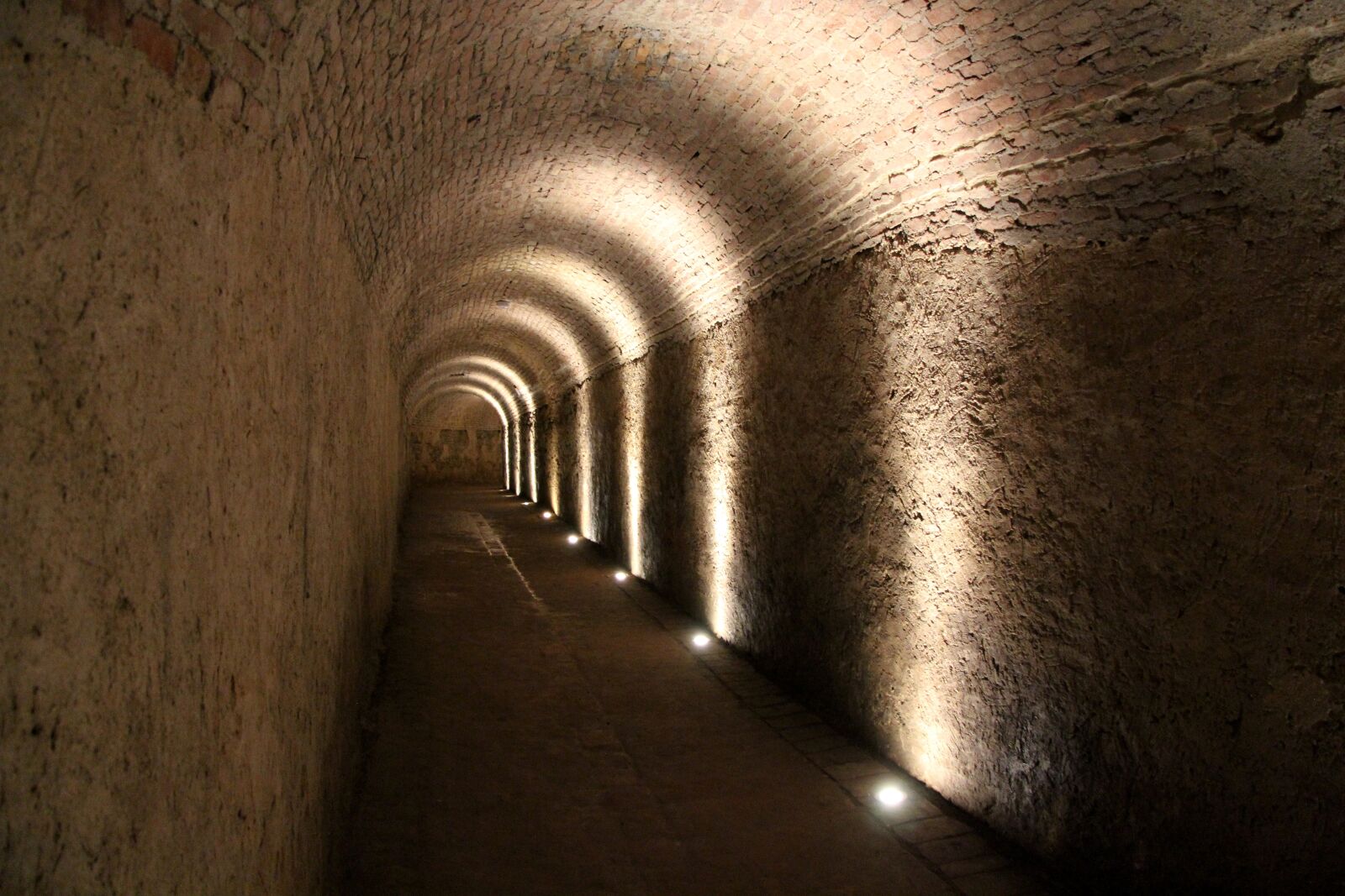 Canon EF-S 17-85mm F4-5.6 IS USM sample photo. Hall, tunnel, architecture photography