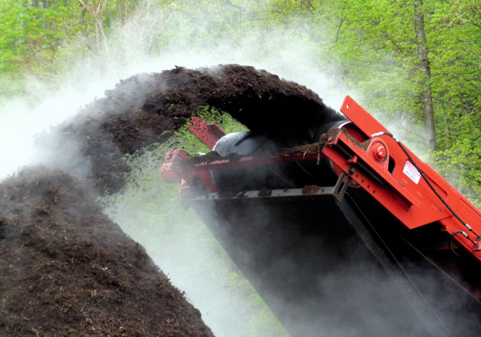 Panasonic Lumix DMC-FZ100 sample photo. Compost grinder, compost, chipper photography