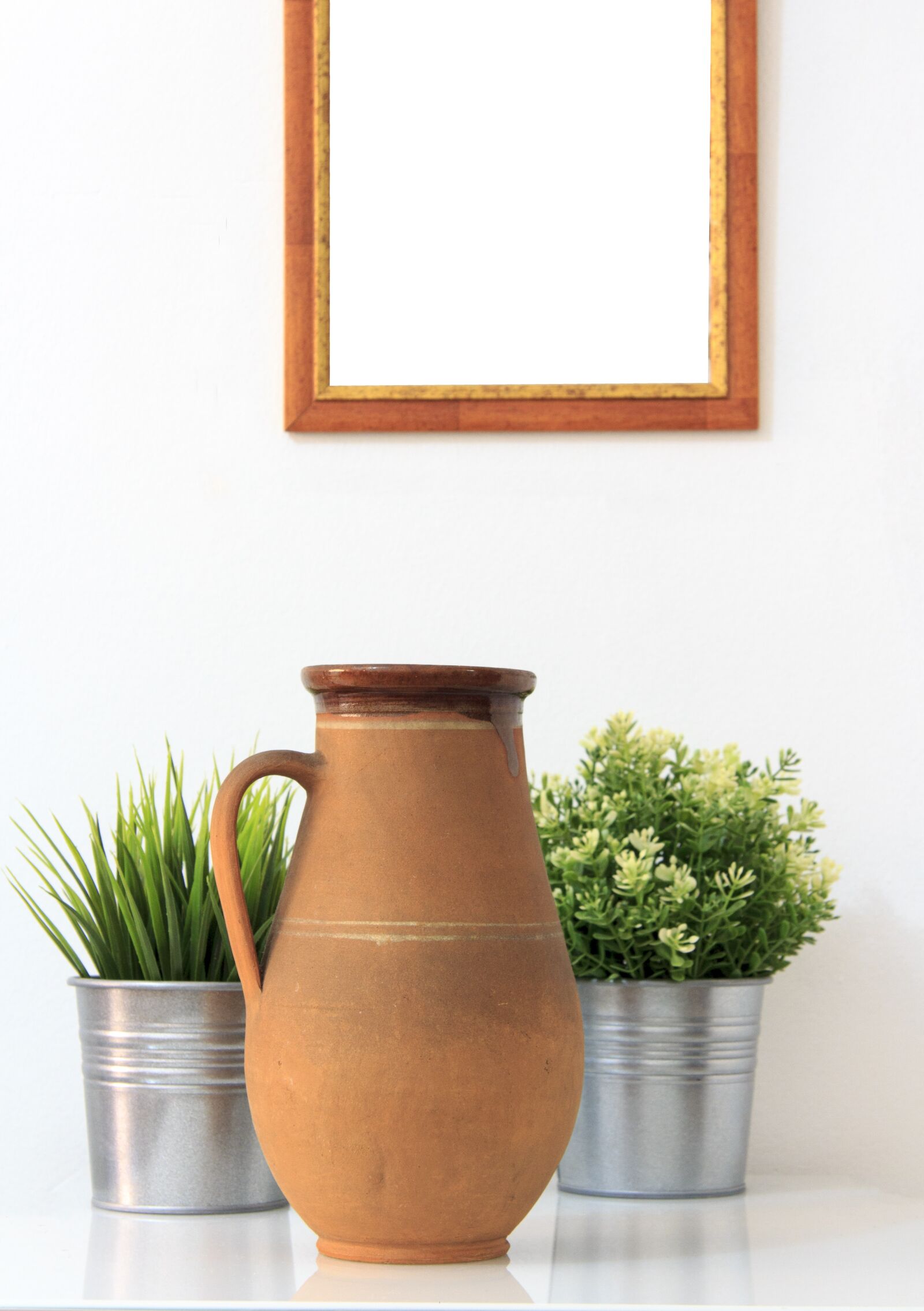 Canon EF-S 17-85mm F4-5.6 IS USM sample photo. Background, porcelain, vase photography