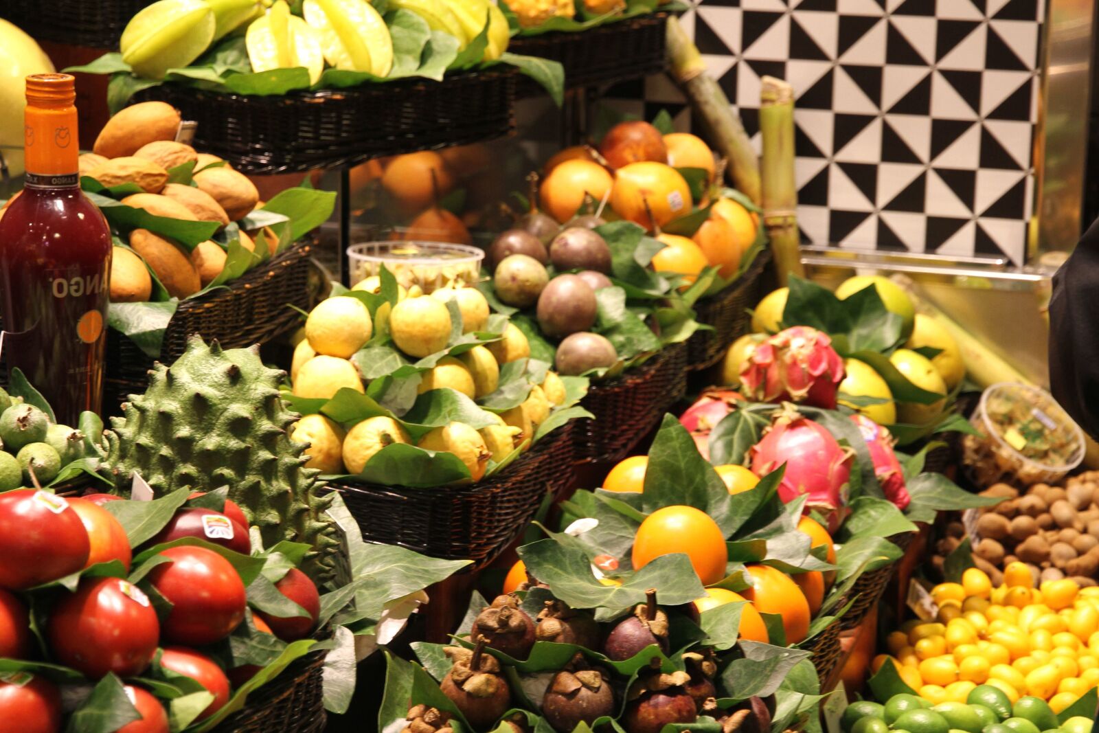 Canon EOS 7D sample photo. Fruit, market, basket, food photography