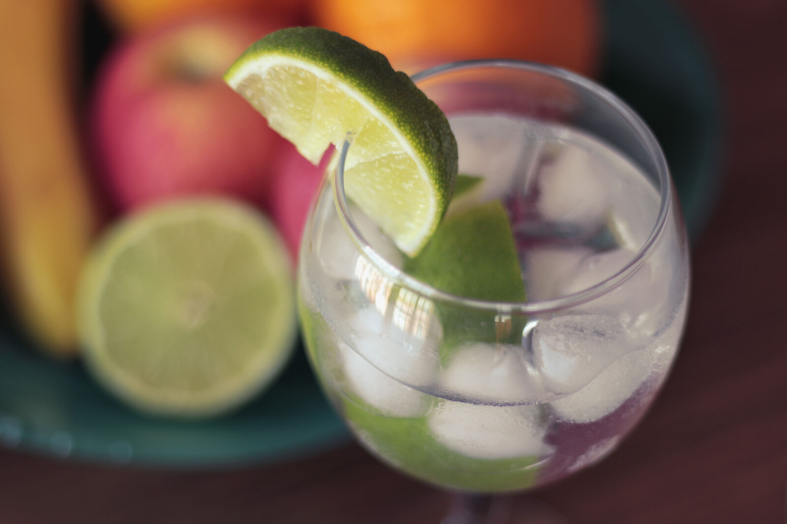 Canon EOS 70D + Canon EF 50mm F1.8 II sample photo. Alcohol, alcoholic, bar, beverage photography