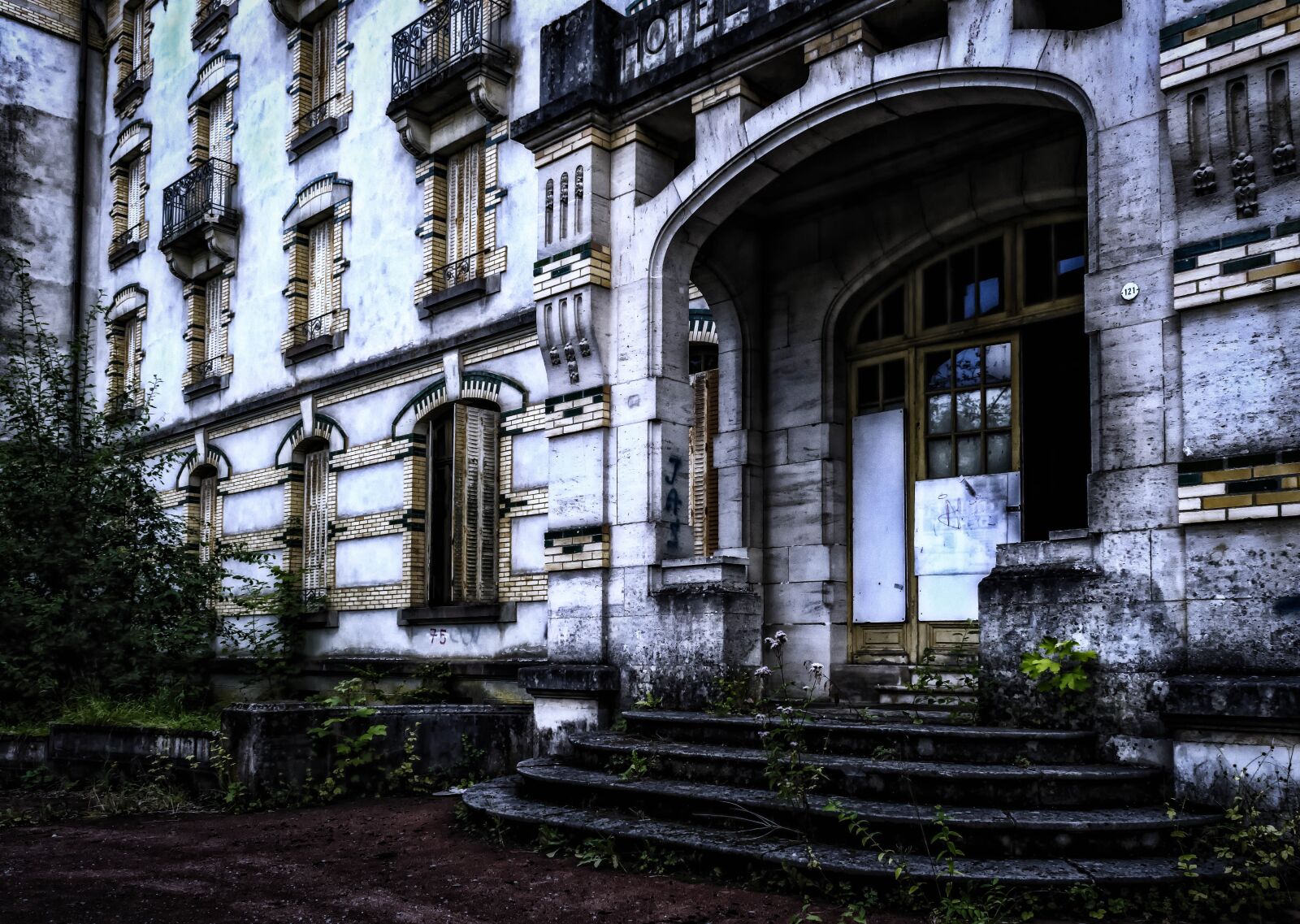 Nikon D3300 sample photo. Lost places, midnight, hotel photography