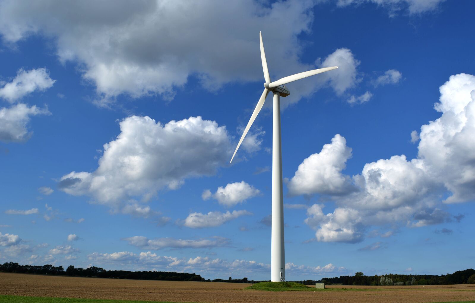 Nikon D5200 sample photo. Wind power, renewable energy photography
