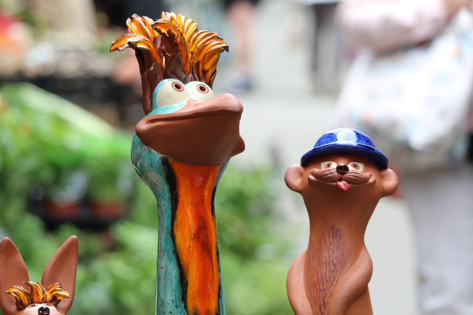 Canon EF-S 55-250mm F4-5.6 IS STM sample photo. Clay figures, ceramic, funny photography