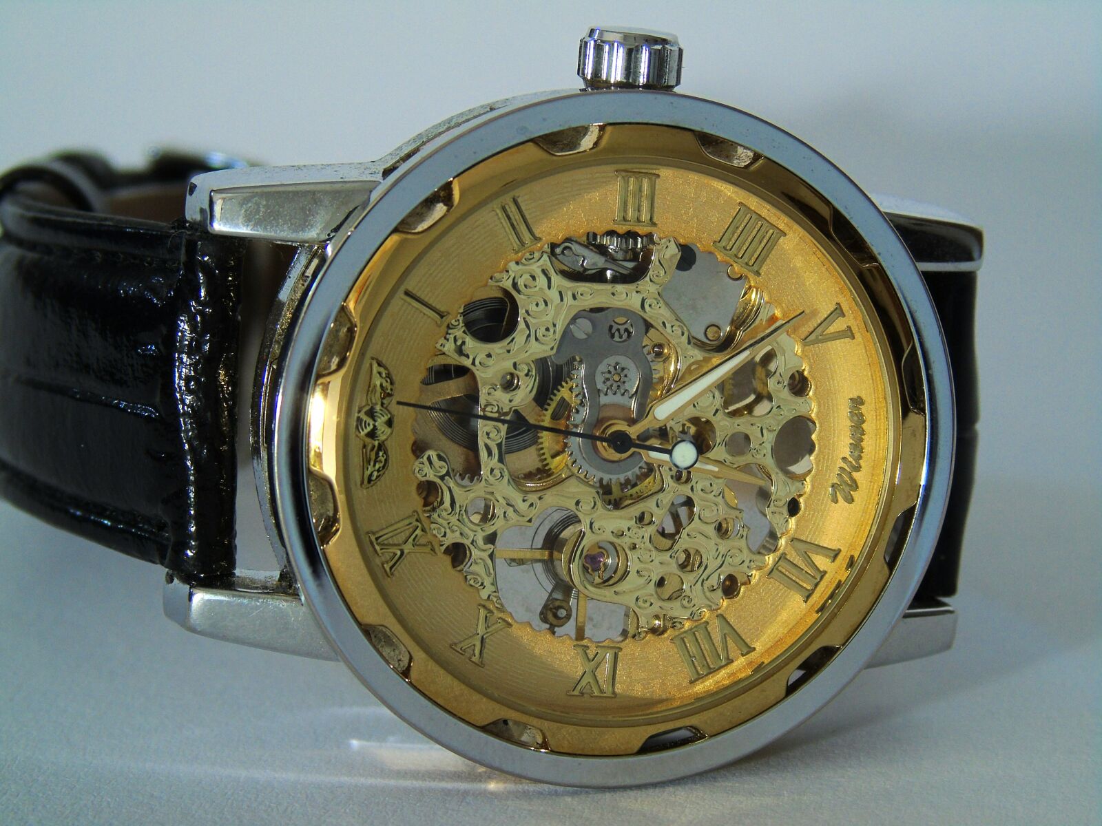 Sony Cyber-shot DSC-H400 sample photo. Wrist watch, clock, time photography
