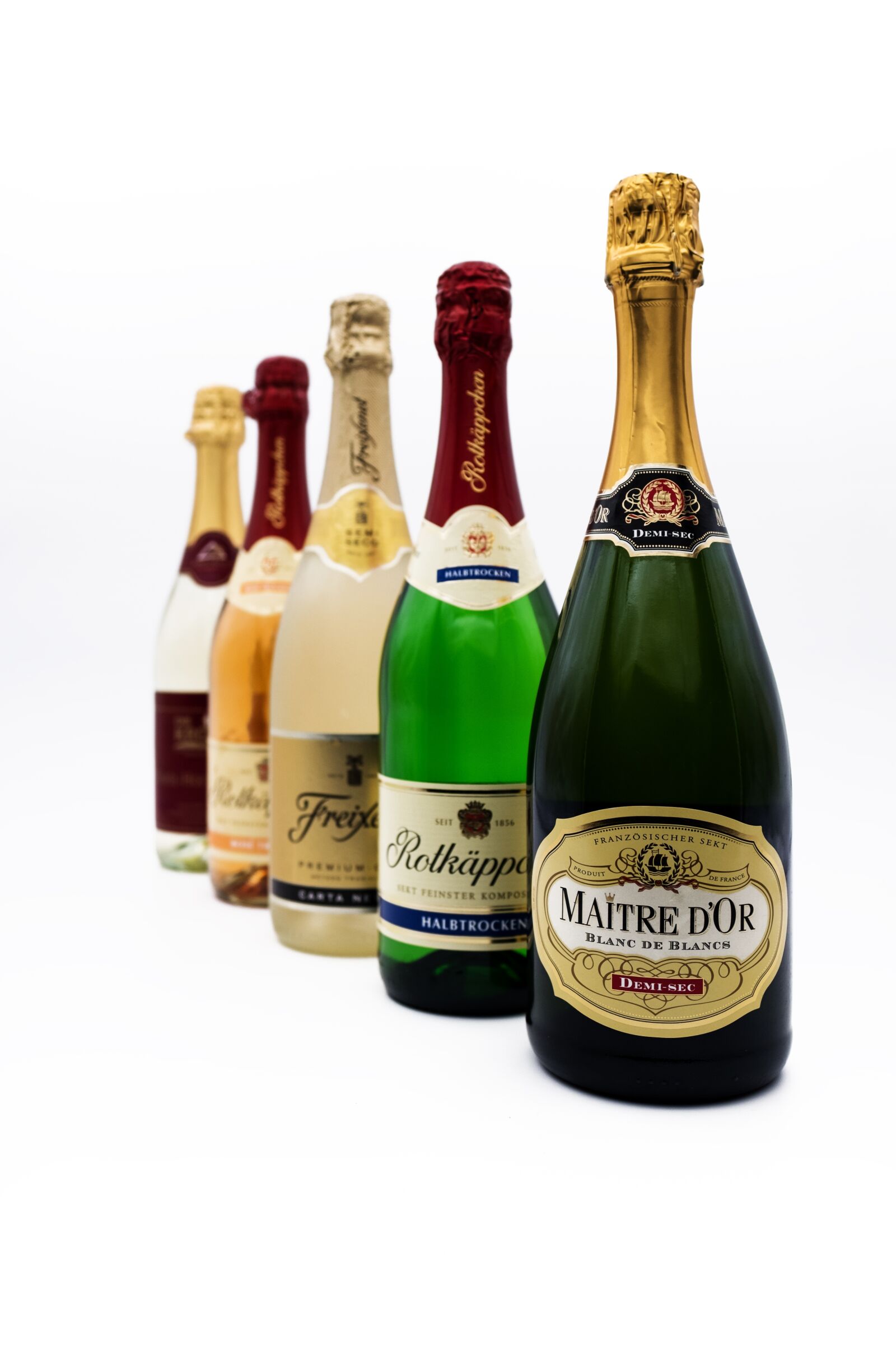 Fujifilm X-T2 + Fujifilm XF 16mm F1.4 R WR sample photo. Champagne, bottles, alcohol photography