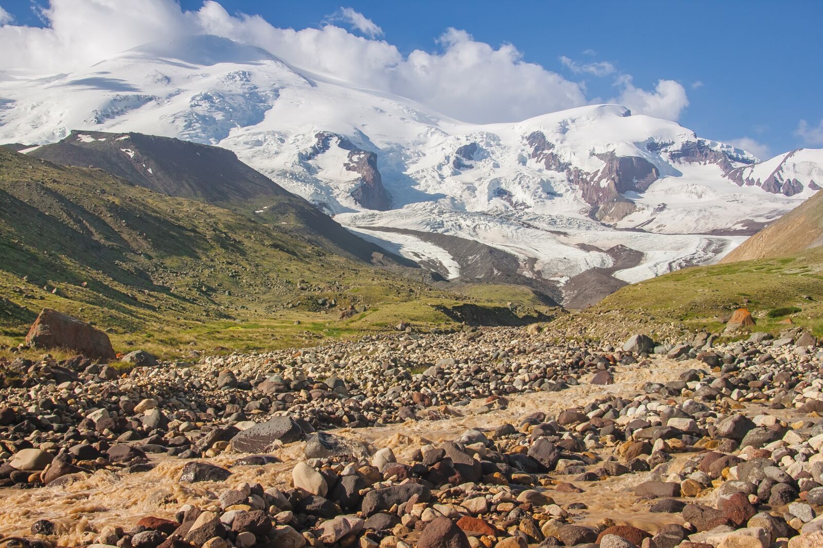 Canon EOS 500D (EOS Rebel T1i / EOS Kiss X3) sample photo. The caucasus, russia, elbrus photography