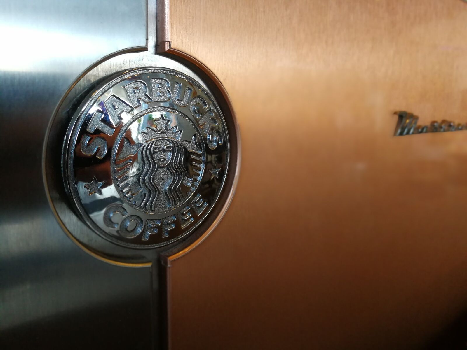 HUAWEI P10 sample photo. Starbucks, cafe logo, shield photography