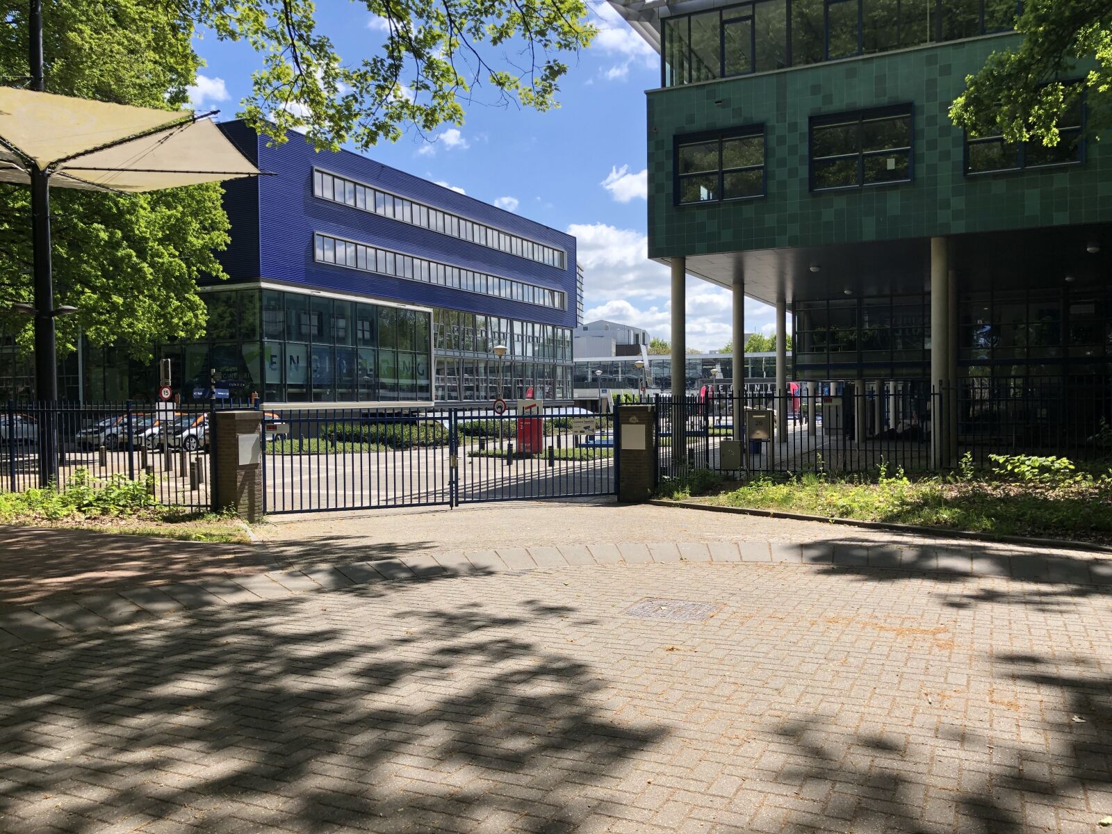 Apple iPhone X sample photo. School, university of applied photography