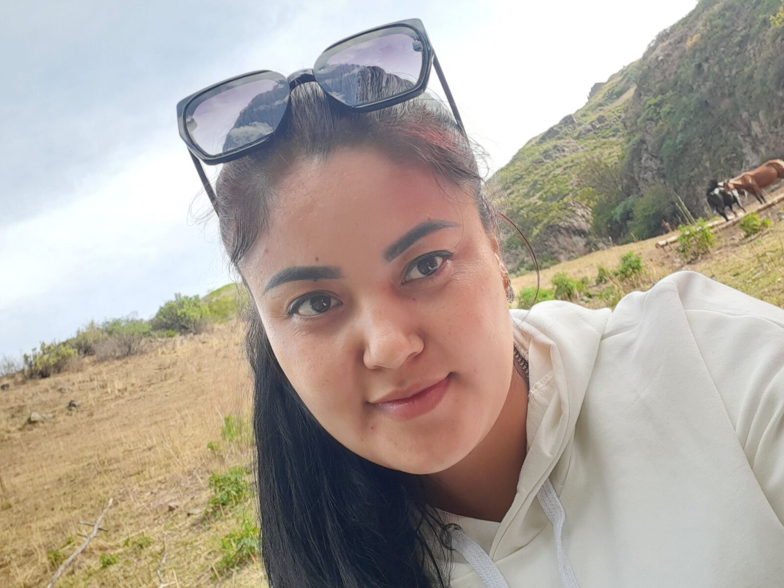 Samsung Galaxy A50 sample photo. Dfhvv, fffhhh, ftyjb photography