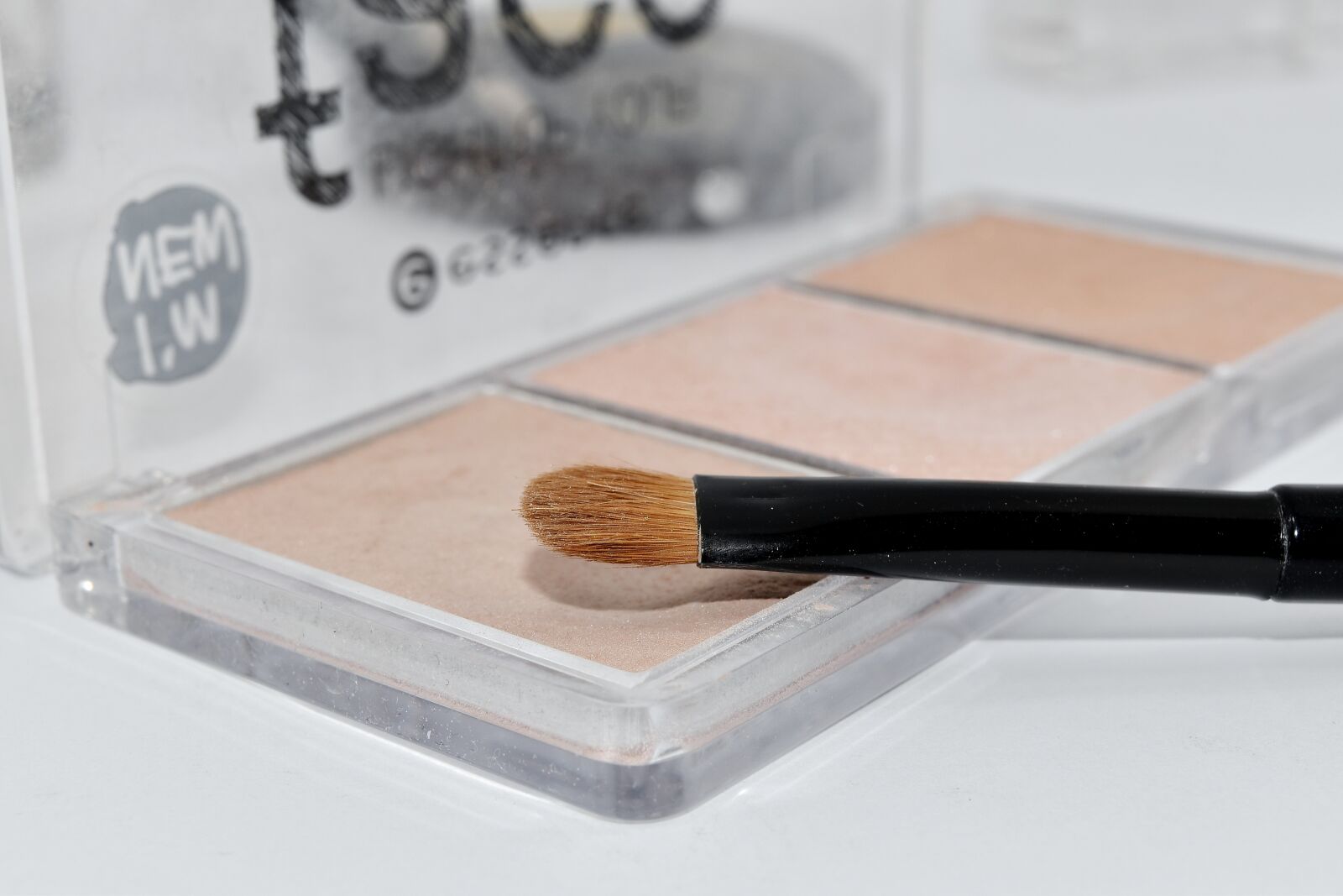 Nikon D5500 sample photo. Pinkish, powder, toiletry, makeup photography