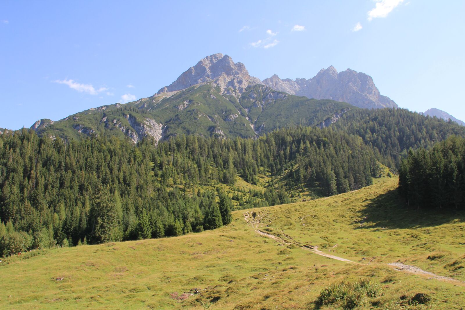 Canon EOS 60D sample photo. Mountains, alm, alpine photography