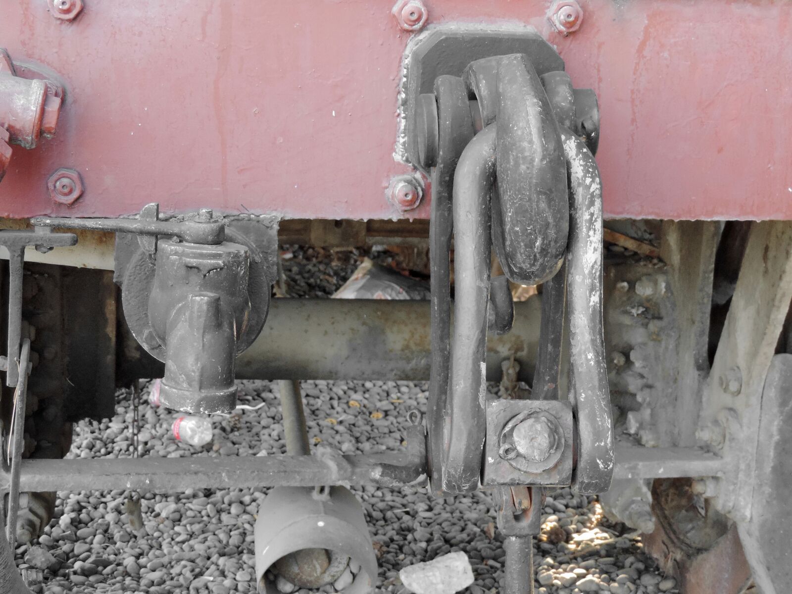Nikon Coolpix P520 sample photo. Abandoned, cast iron, locomotive photography