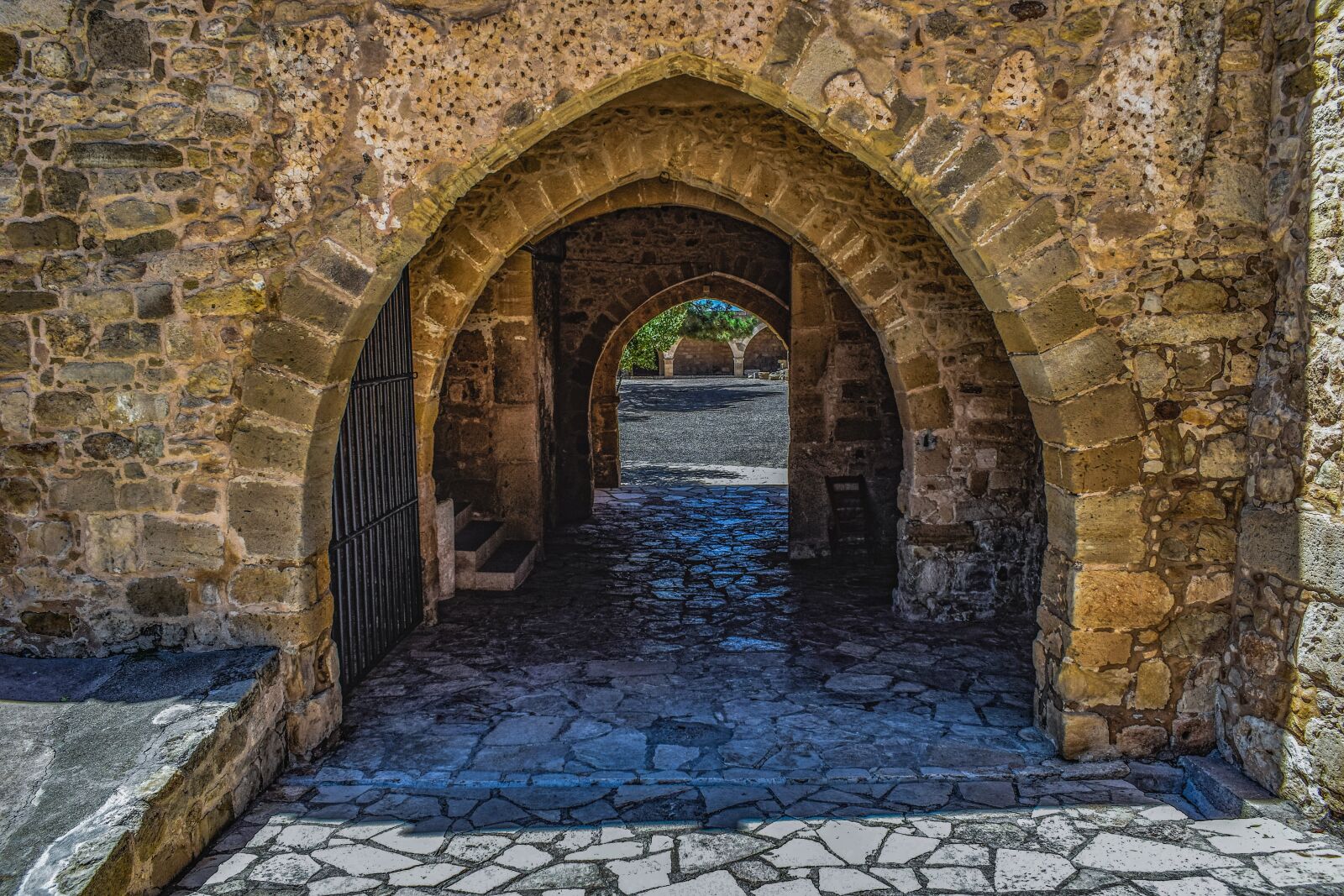 Nikon D3300 sample photo. Arc, alley, architecture photography