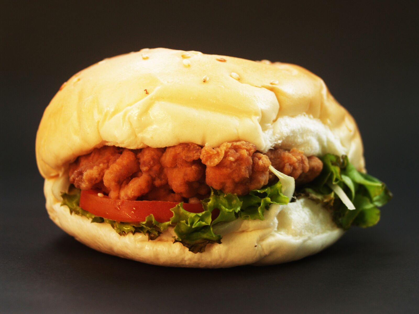 Olympus E-300 (EVOLT E-300) sample photo. Hamburger, burger, bun photography