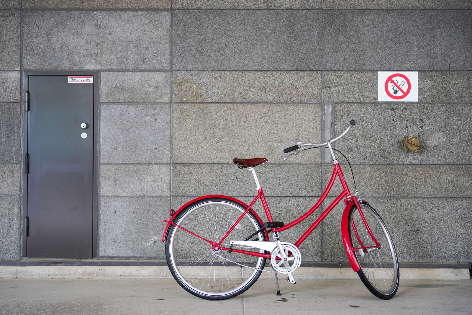 Sony a7R IV sample photo. Bicycle no smoking photography