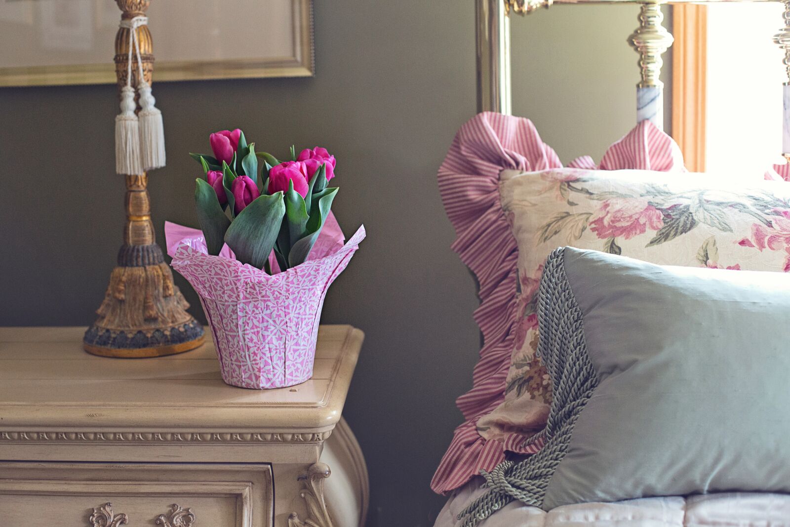 Canon EF 50mm F1.4 USM sample photo. Tulips, spring, bedroom photography