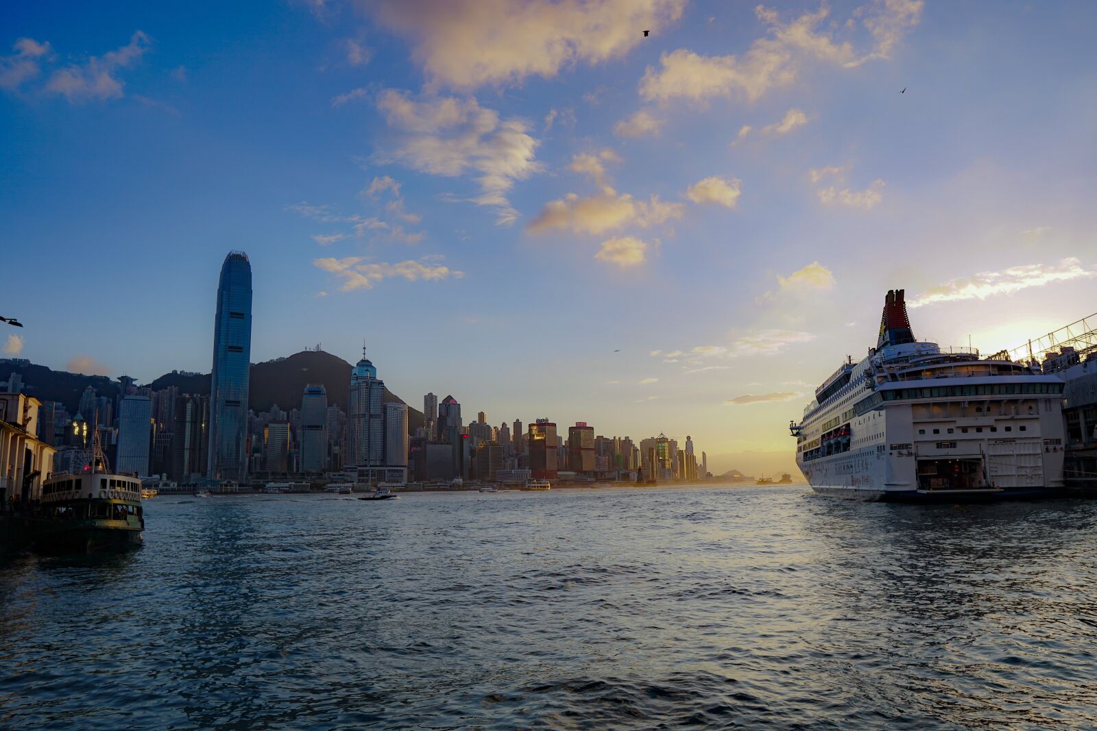 Sigma 16mm F1.4 DC DN | C sample photo. Sunset, harbour, sea photography