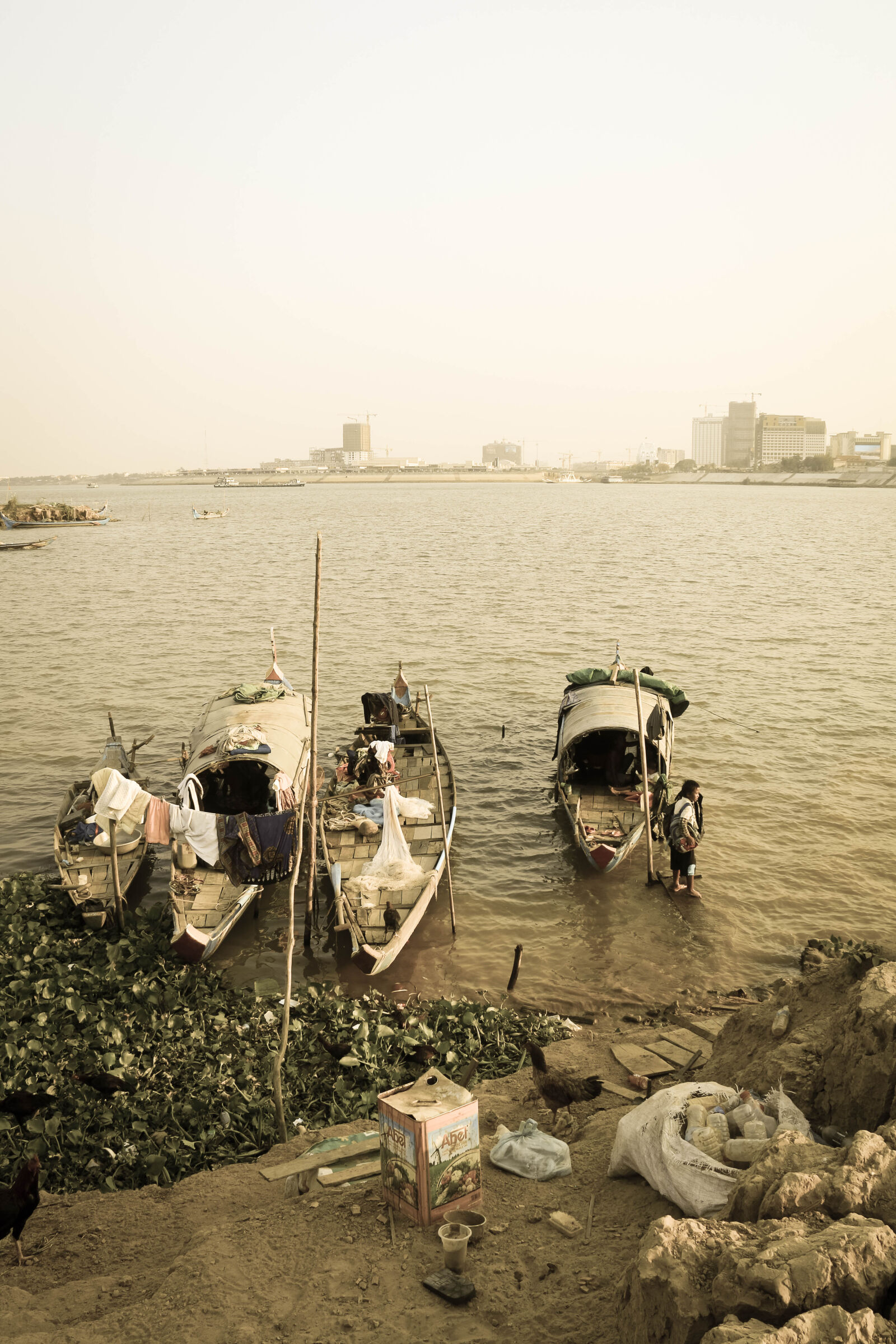 Canon EF-S 18-200mm F3.5-5.6 IS sample photo. Old, world, river photography