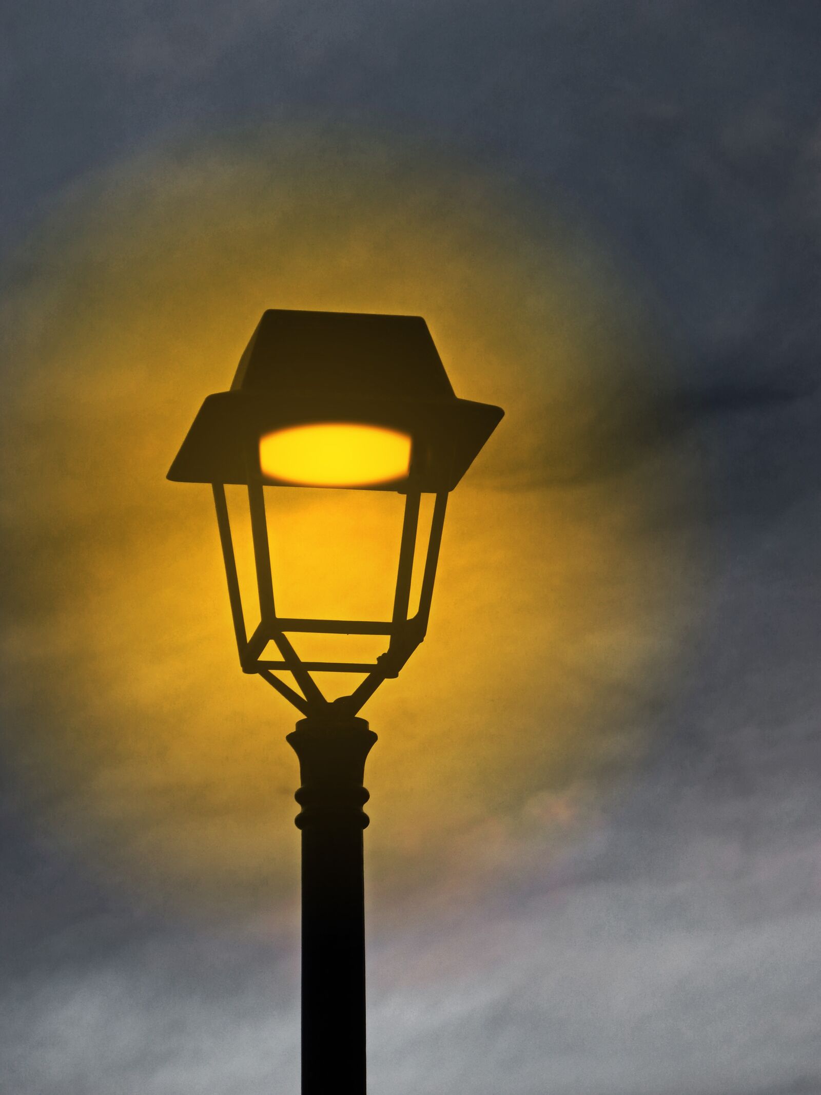 Panasonic DMC-FZ62 sample photo. Street lamp, sunset, light photography