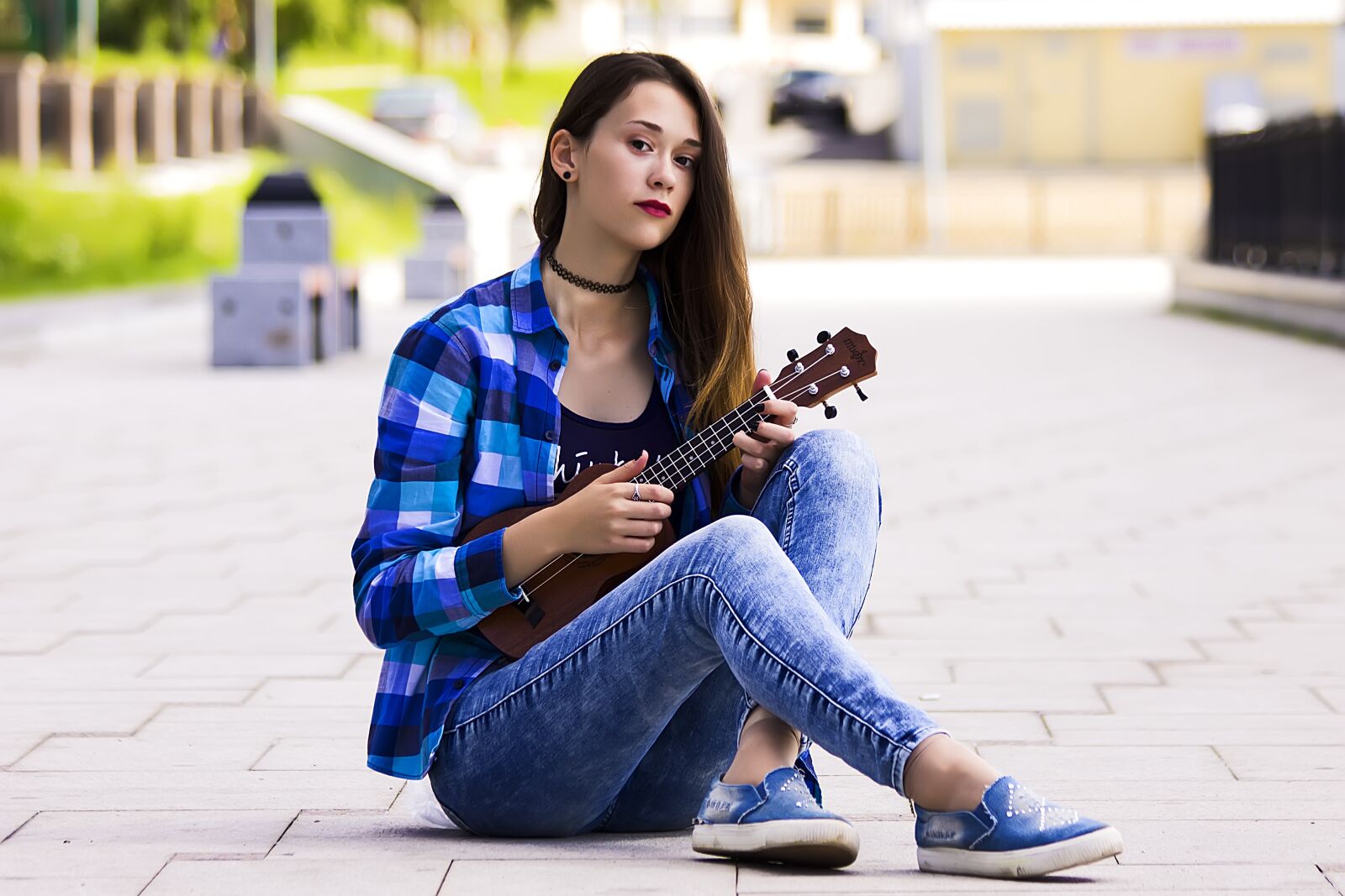 Canon EF 70-300mm F4-5.6 IS USM sample photo. Girl, ukulele, portrait of photography