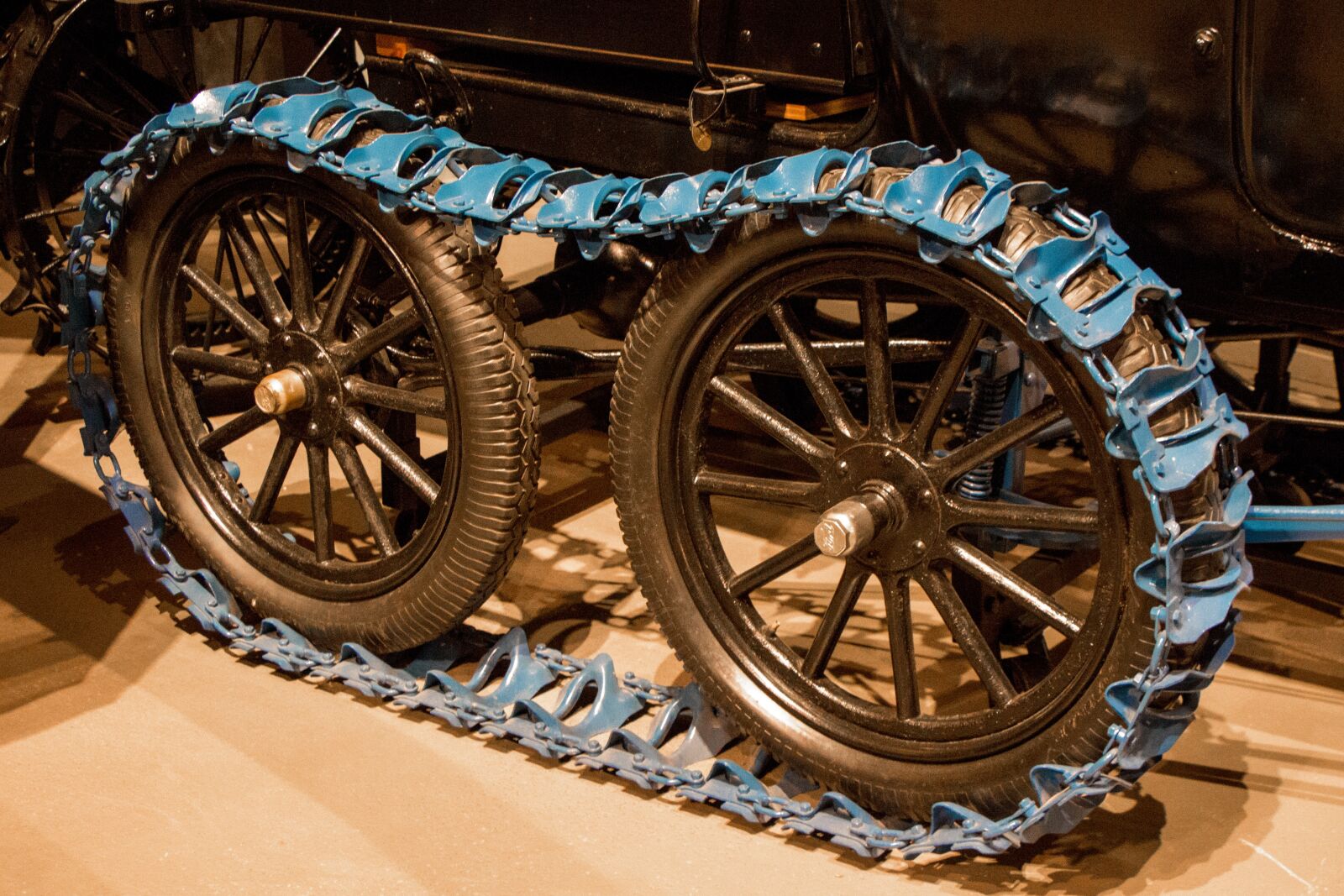 Canon EOS 700D (EOS Rebel T5i / EOS Kiss X7i) sample photo. Vintage track, innovation, invention photography