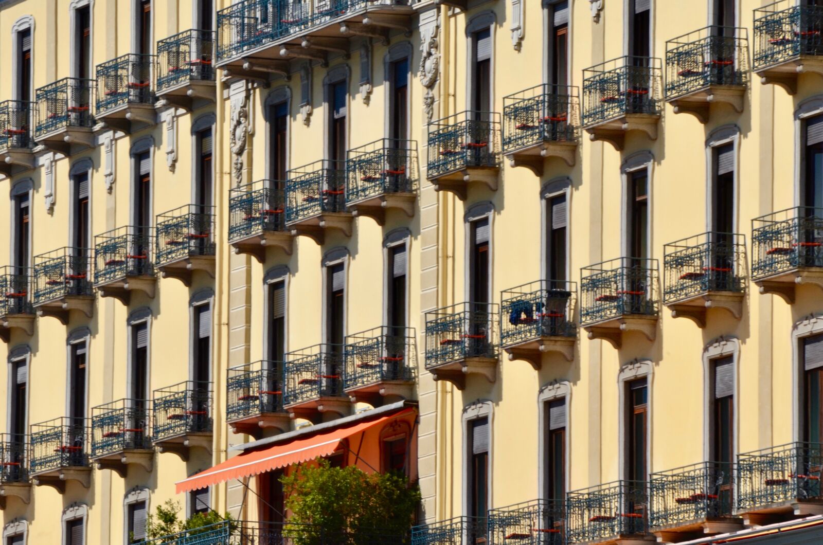 Nikon D5100 sample photo. Facade, grand hotel, architecture photography