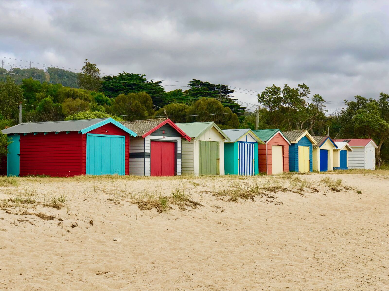 iPhone X back dual camera 6mm f/2.4 sample photo. Beach, hut, tropical photography