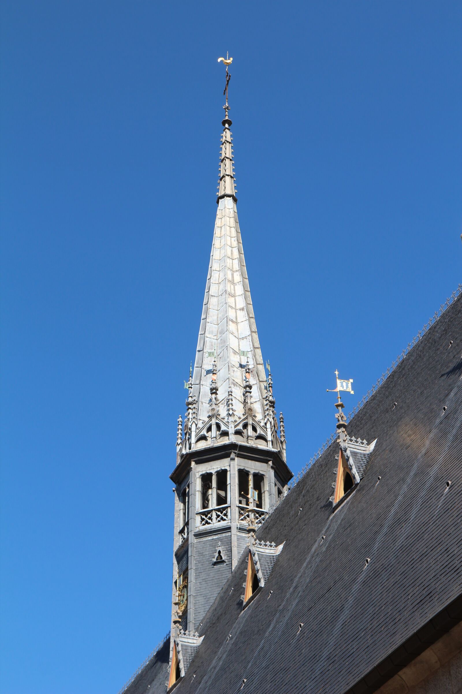 Canon EOS 600D (Rebel EOS T3i / EOS Kiss X5) sample photo. Beaune, the hospices de photography