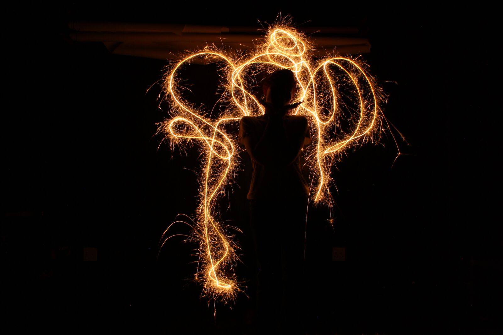 Canon EOS 1000D (EOS Digital Rebel XS / EOS Kiss F) sample photo. Light, long exposure, painting photography