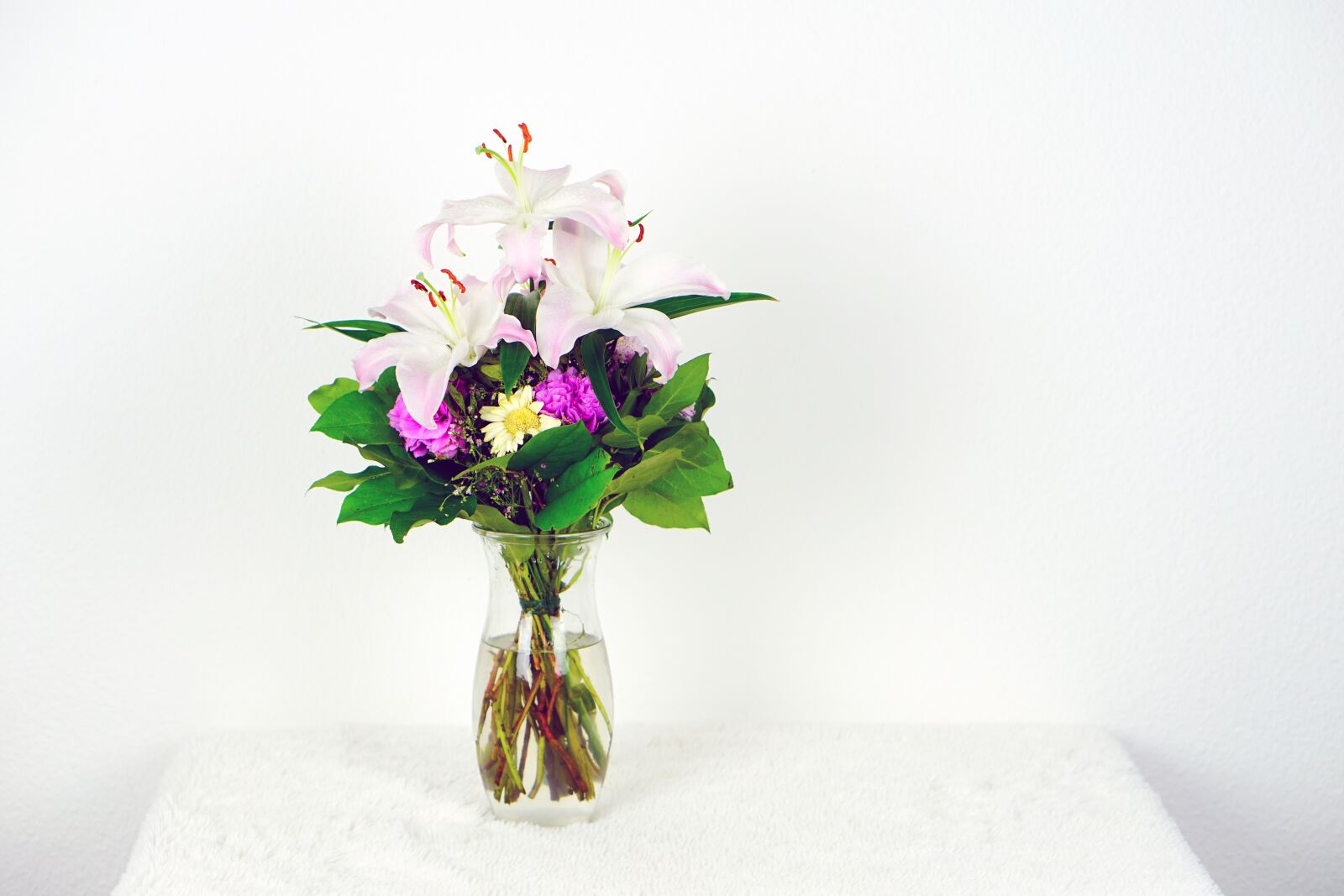 E 50mm F1.8 OSS sample photo. Flowers, bouquet, pink photography