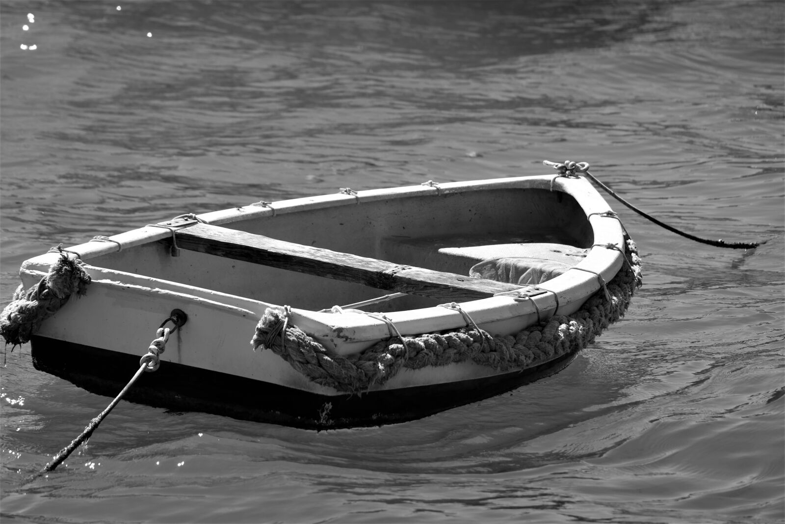 NX 50-200mm F4-5.6 sample photo. Boat, sea, port photography