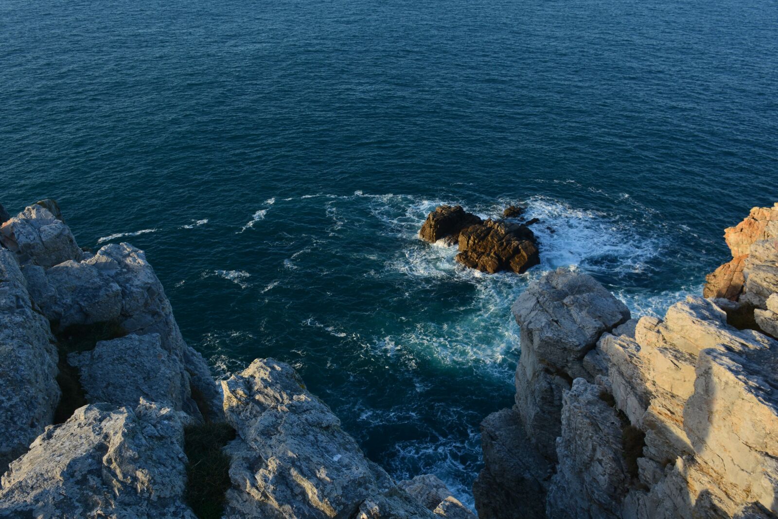 Nikon D7100 sample photo. Brittany, sea, blue photography