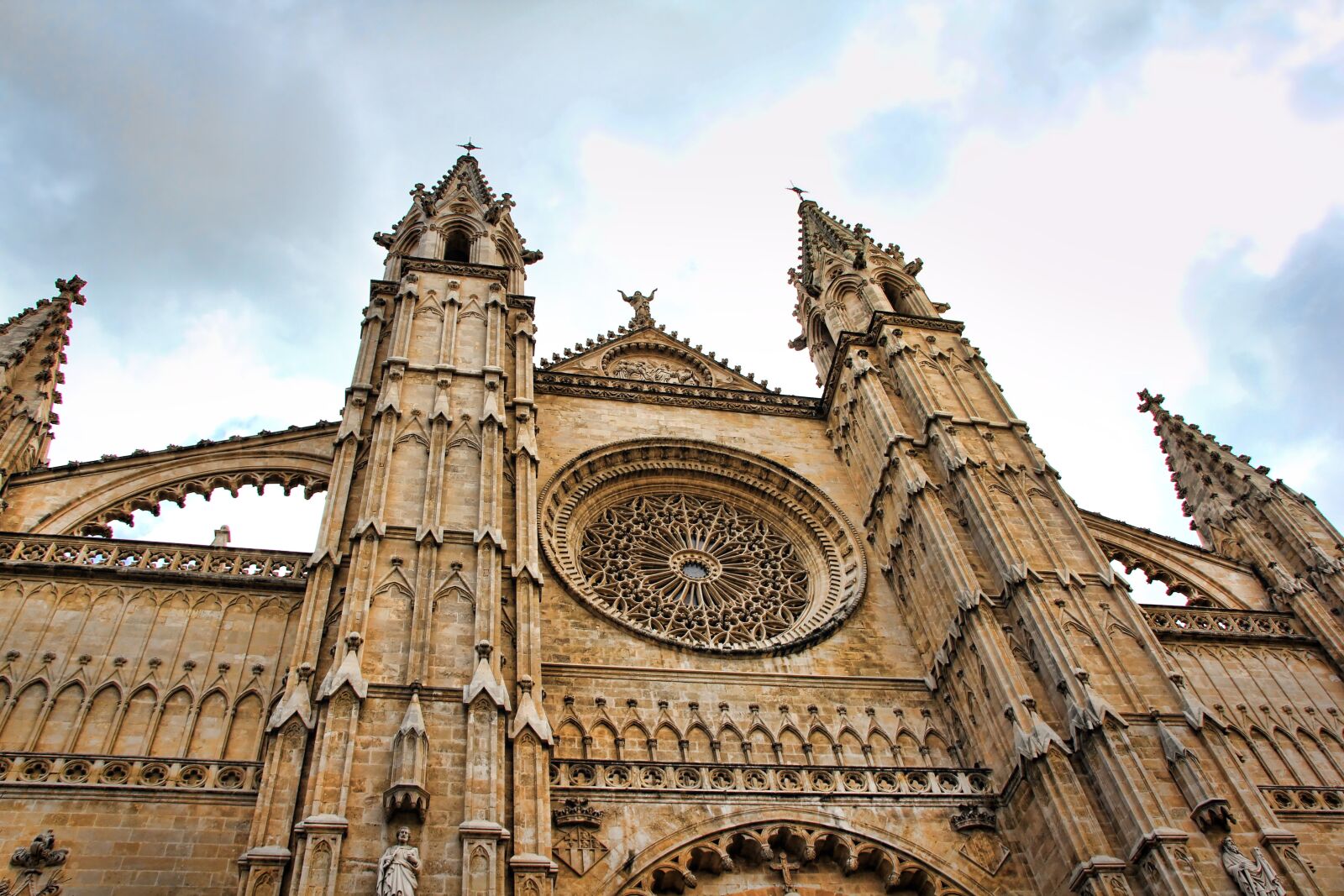 Canon EOS 550D (EOS Rebel T2i / EOS Kiss X4) sample photo. Cathedral, palma de mallorca photography