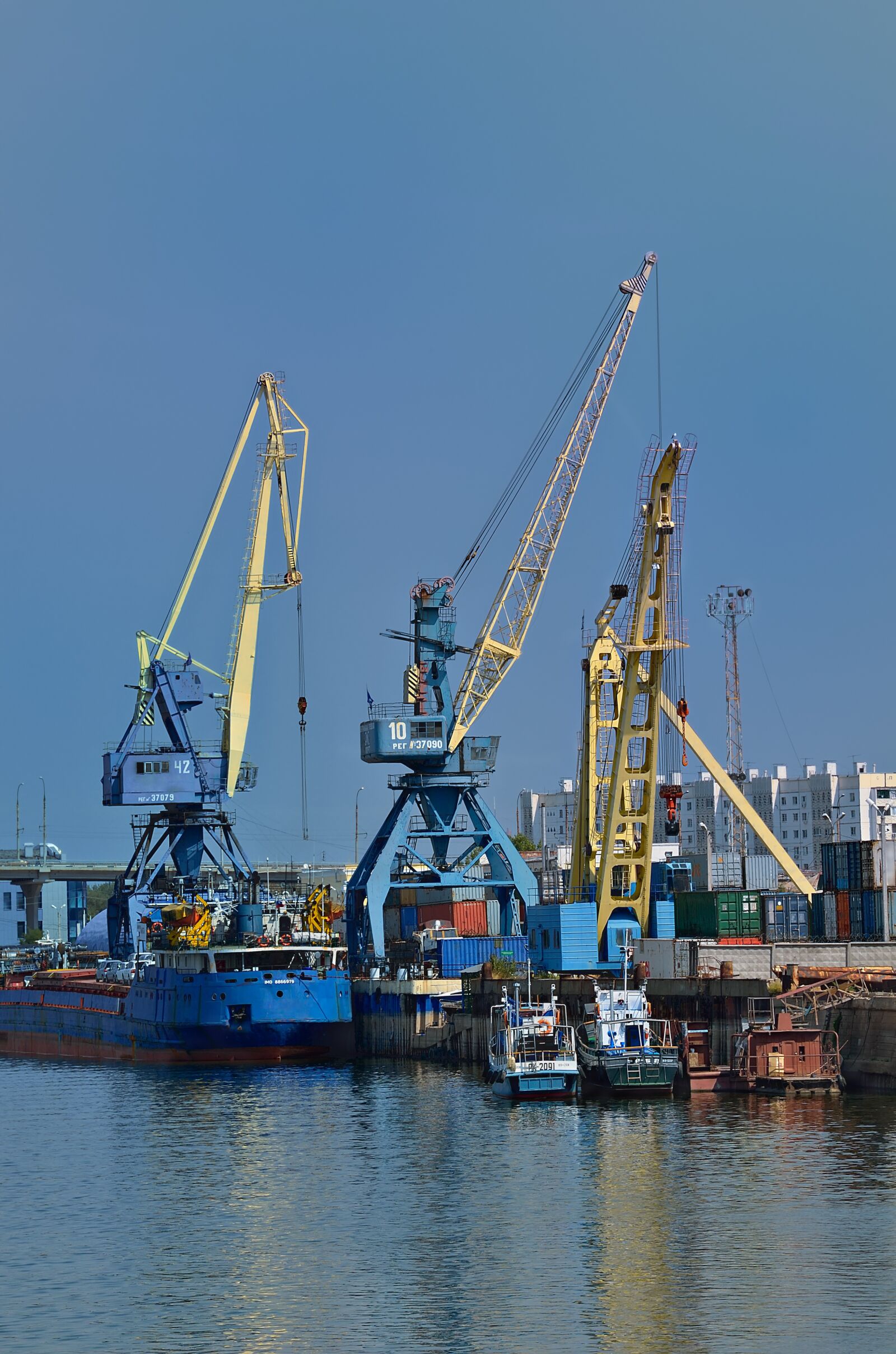 Nikon D7000 sample photo. Cranes, ship, dock photography