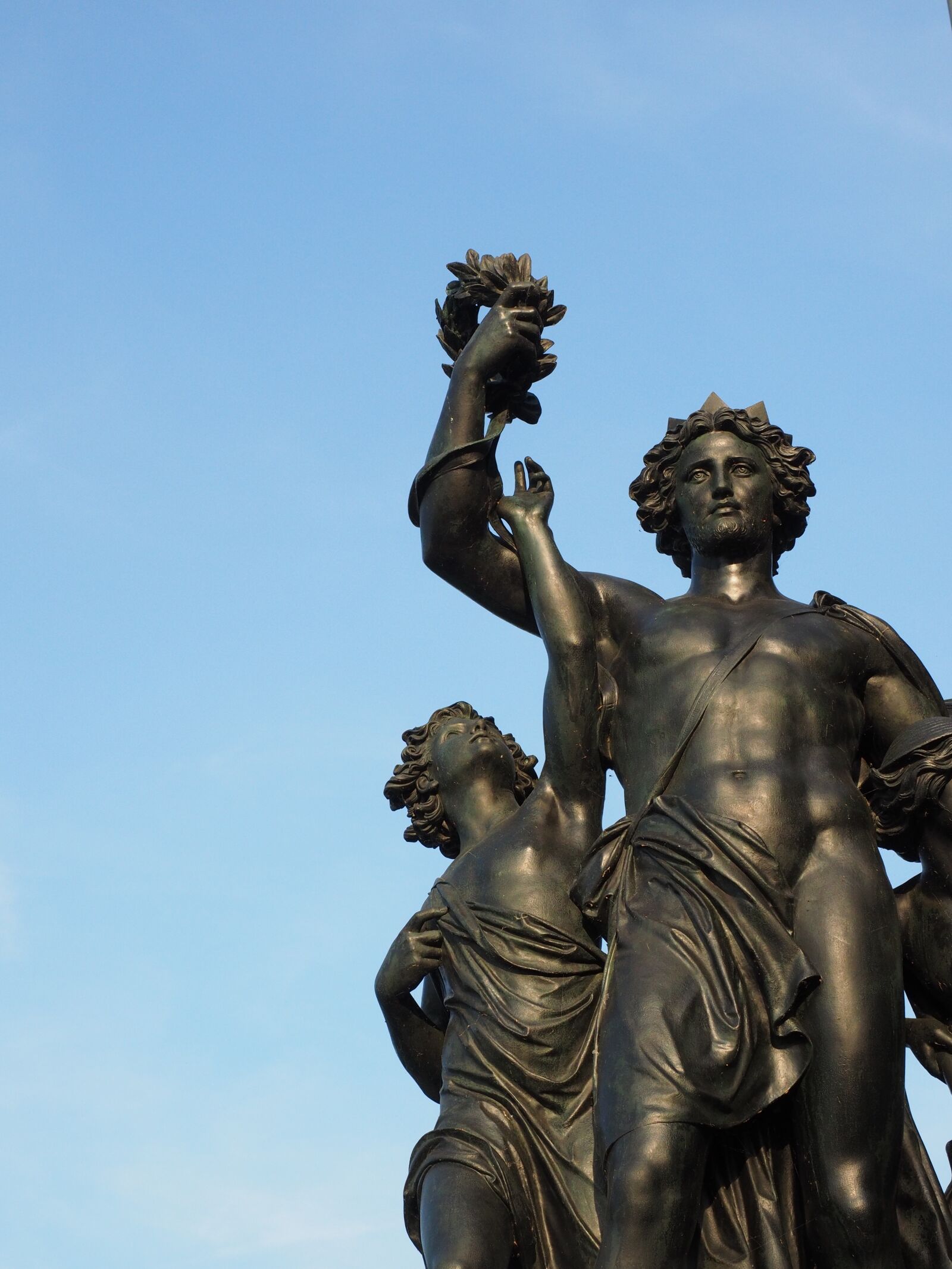 Olympus OM-D E-M1 + Olympus M.Zuiko Digital ED 12-40mm F2.8 Pro sample photo. Monument, dresden, four times photography