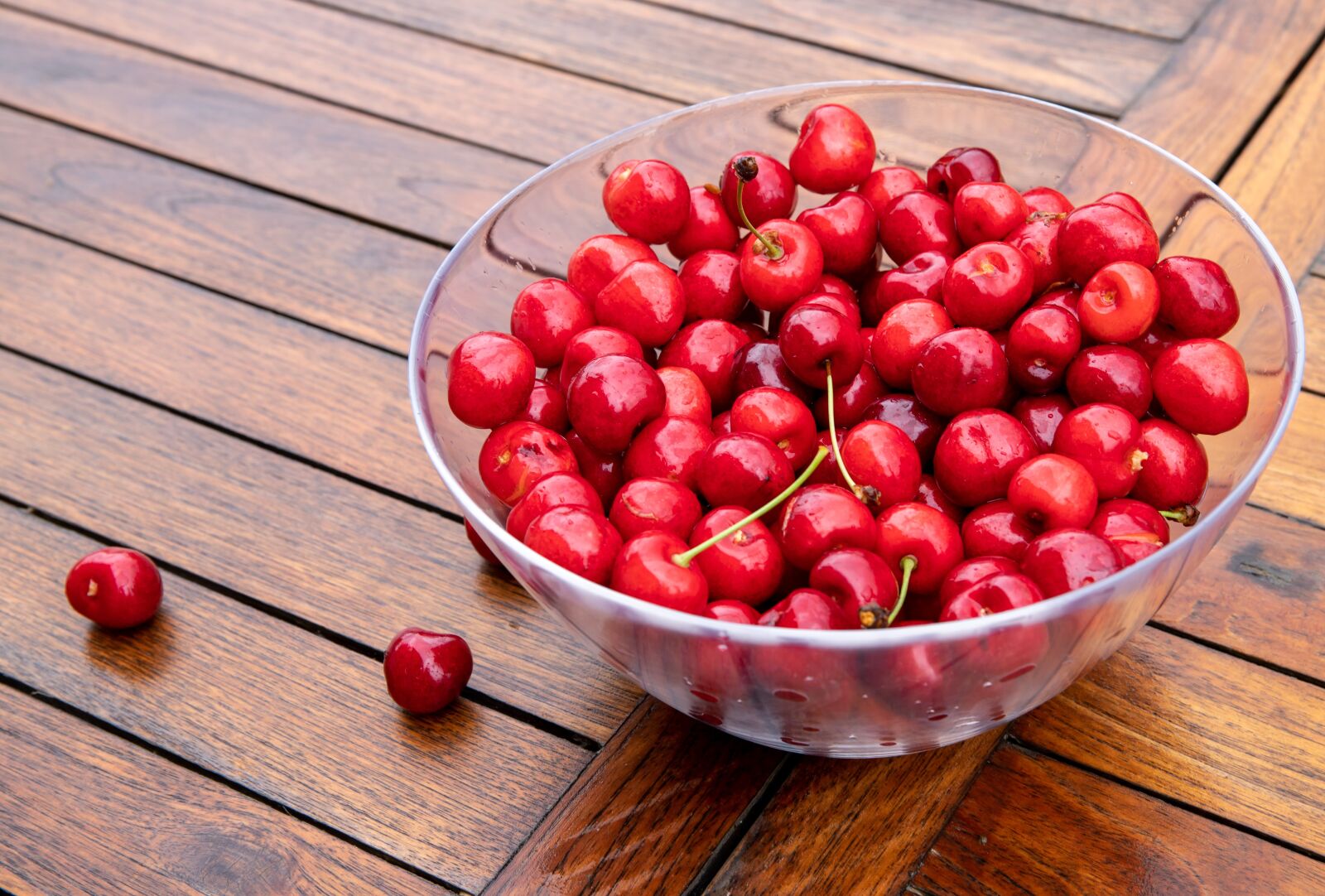 Canon EOS 6D Mark II + Canon EF 24-70mm F4L IS USM sample photo. Cherry, fruit, red photography