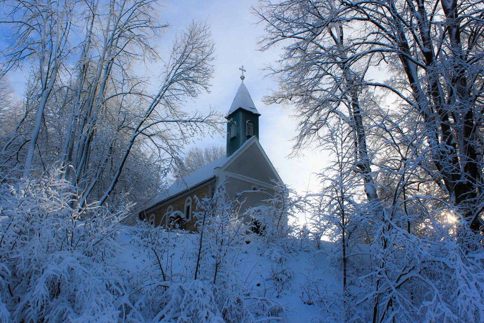 Canon EOS 1100D (EOS Rebel T3 / EOS Kiss X50) sample photo. Tree, landscape, church, frost photography