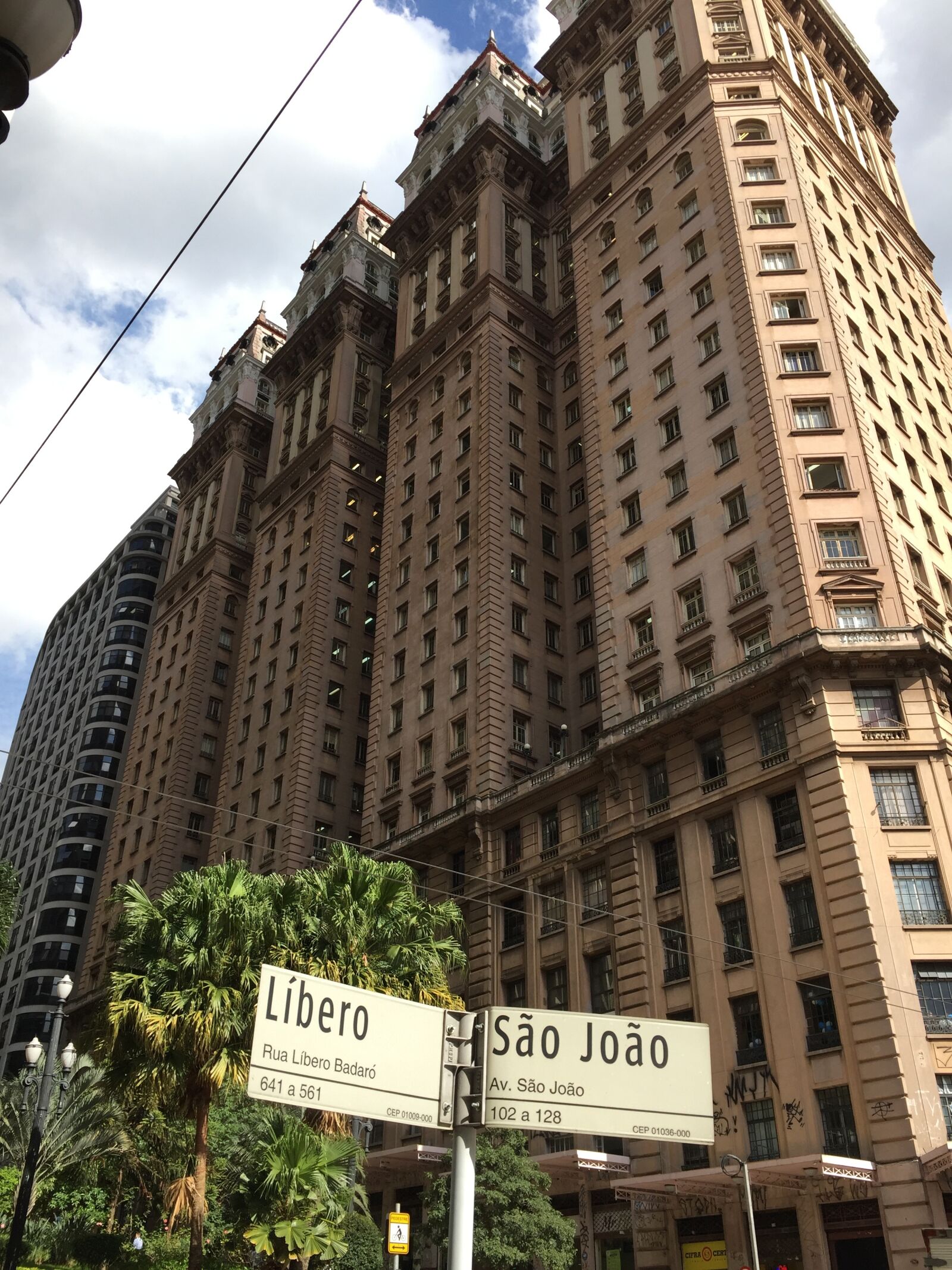 Apple iPhone 6 sample photo. Building, center, urban photography