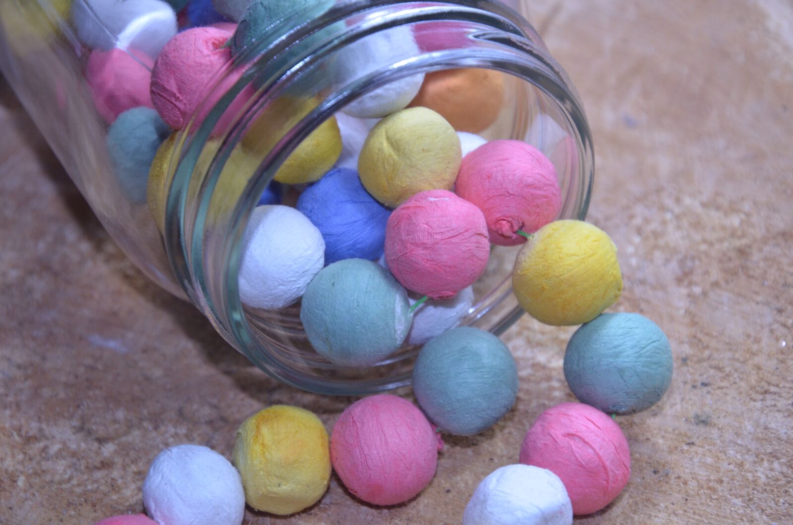 Nikon D5100 sample photo. Garland, pearls, decoration photography