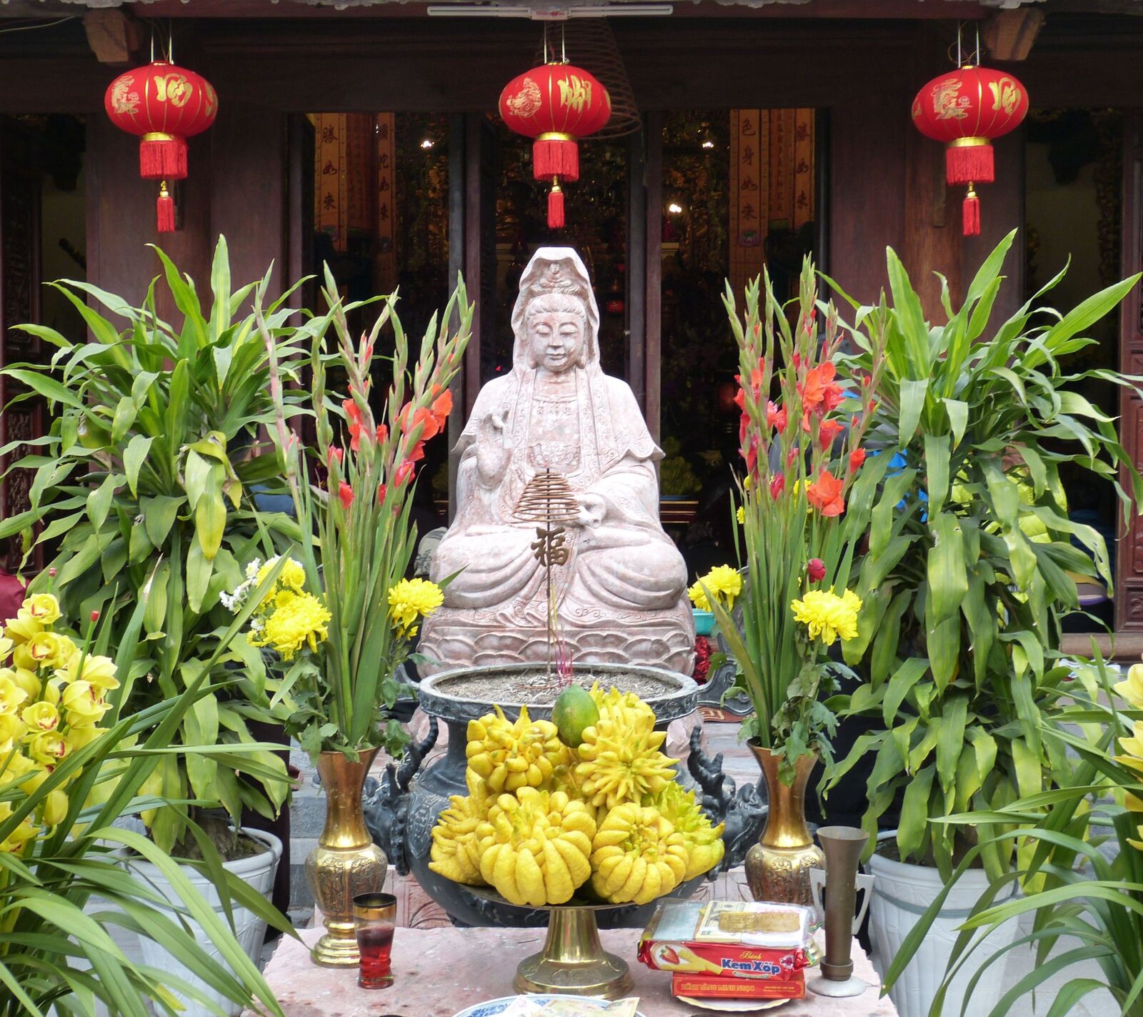 Panasonic Lumix DMC-FZ150 sample photo. Temple, asia, buddhism photography