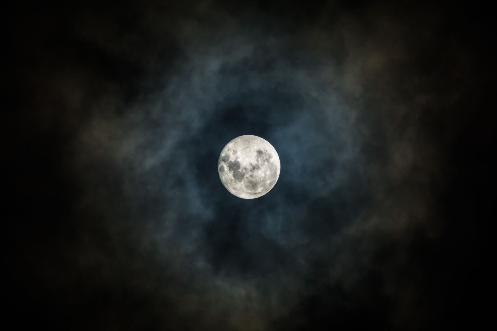 Sony ILCA-77M2 sample photo. Moon, night sky, lunar photography