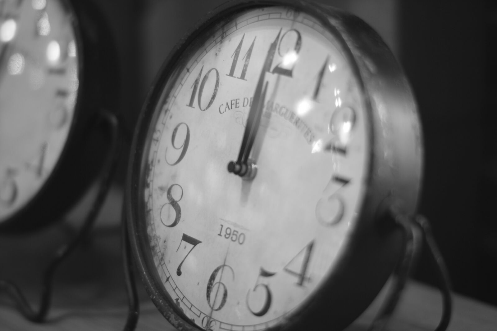 Canon EOS 550D (EOS Rebel T2i / EOS Kiss X4) sample photo. Clock, vintage clock, time photography