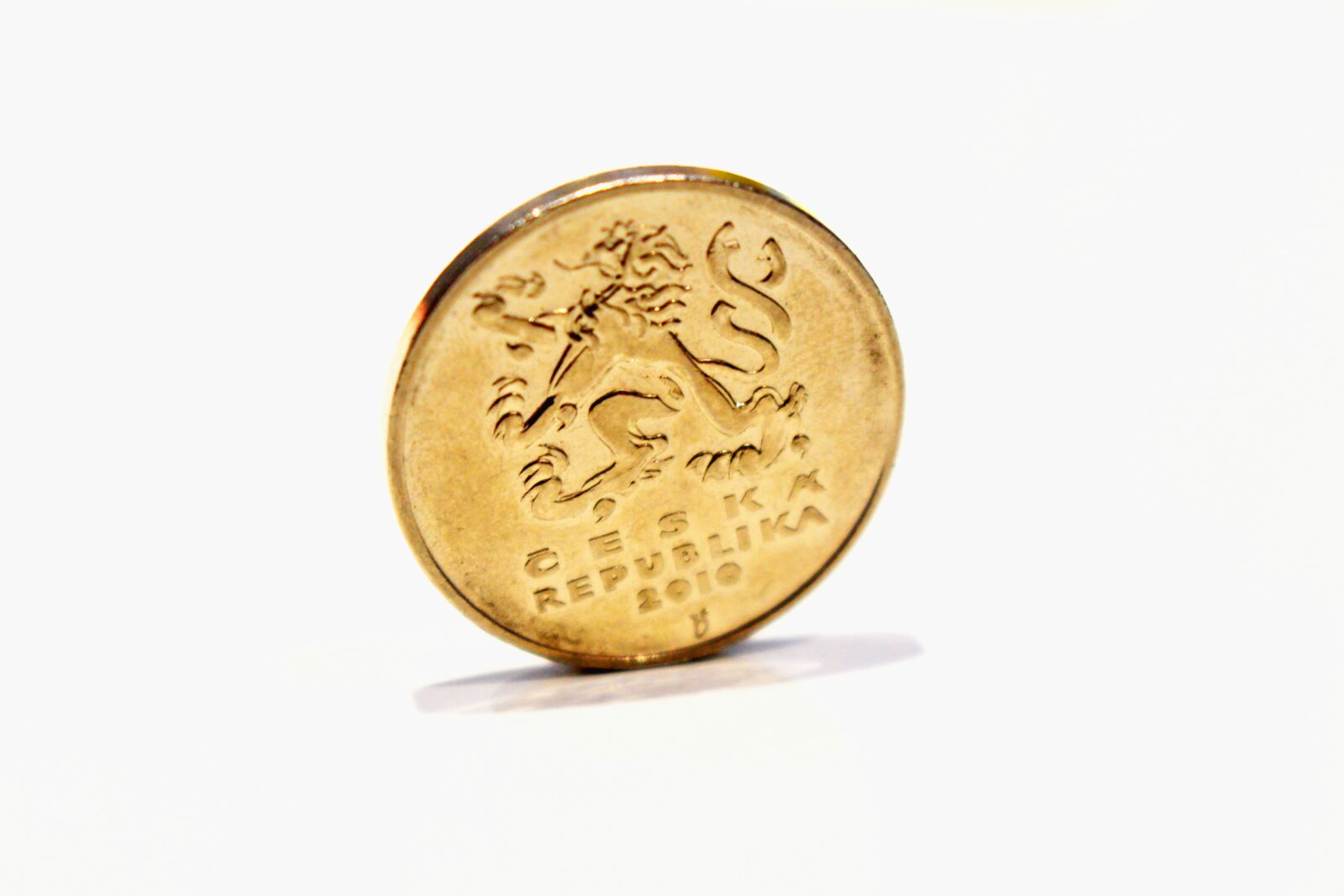 Canon EOS 700D (EOS Rebel T5i / EOS Kiss X7i) sample photo. Coins, crown, czech photography