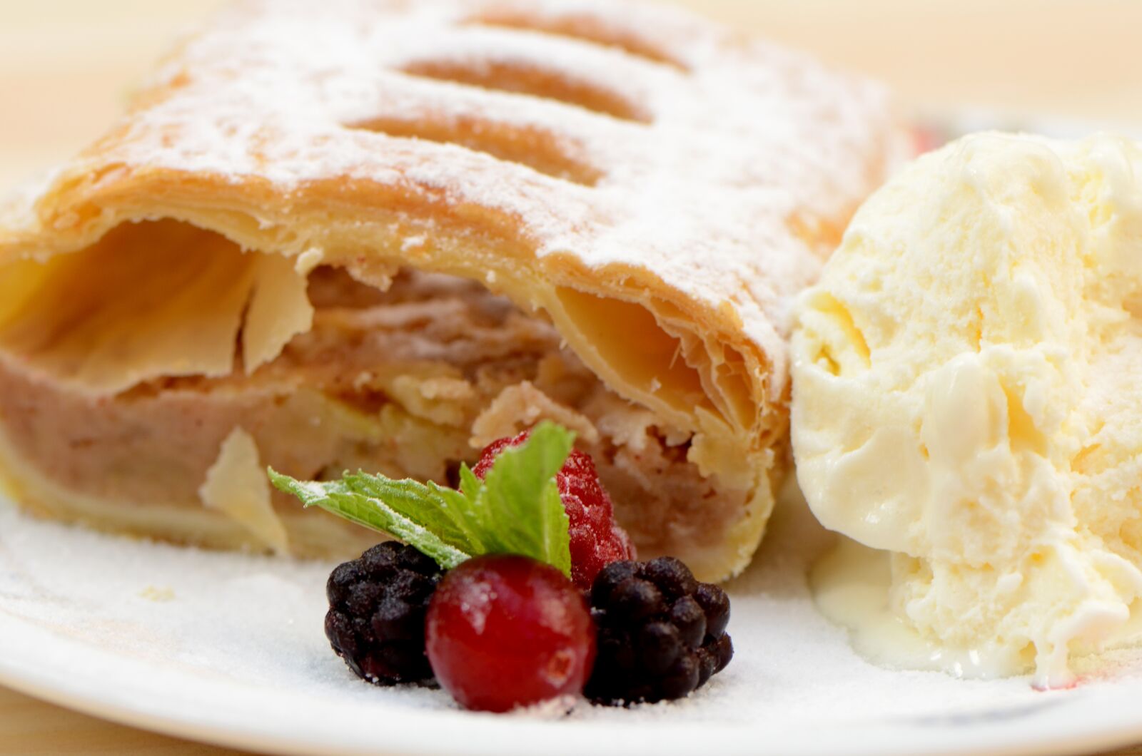 Nikon D7000 sample photo. Food, plate, epicure photography
