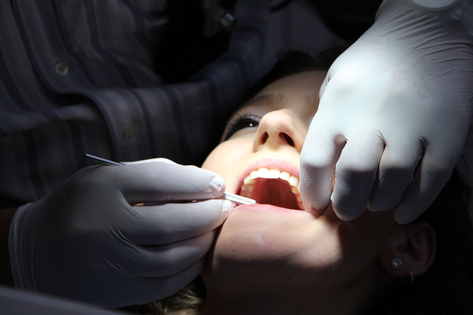 Canon EOS 650D (EOS Rebel T4i / EOS Kiss X6i) sample photo. Zahnreinigung, dental repairs, treat photography